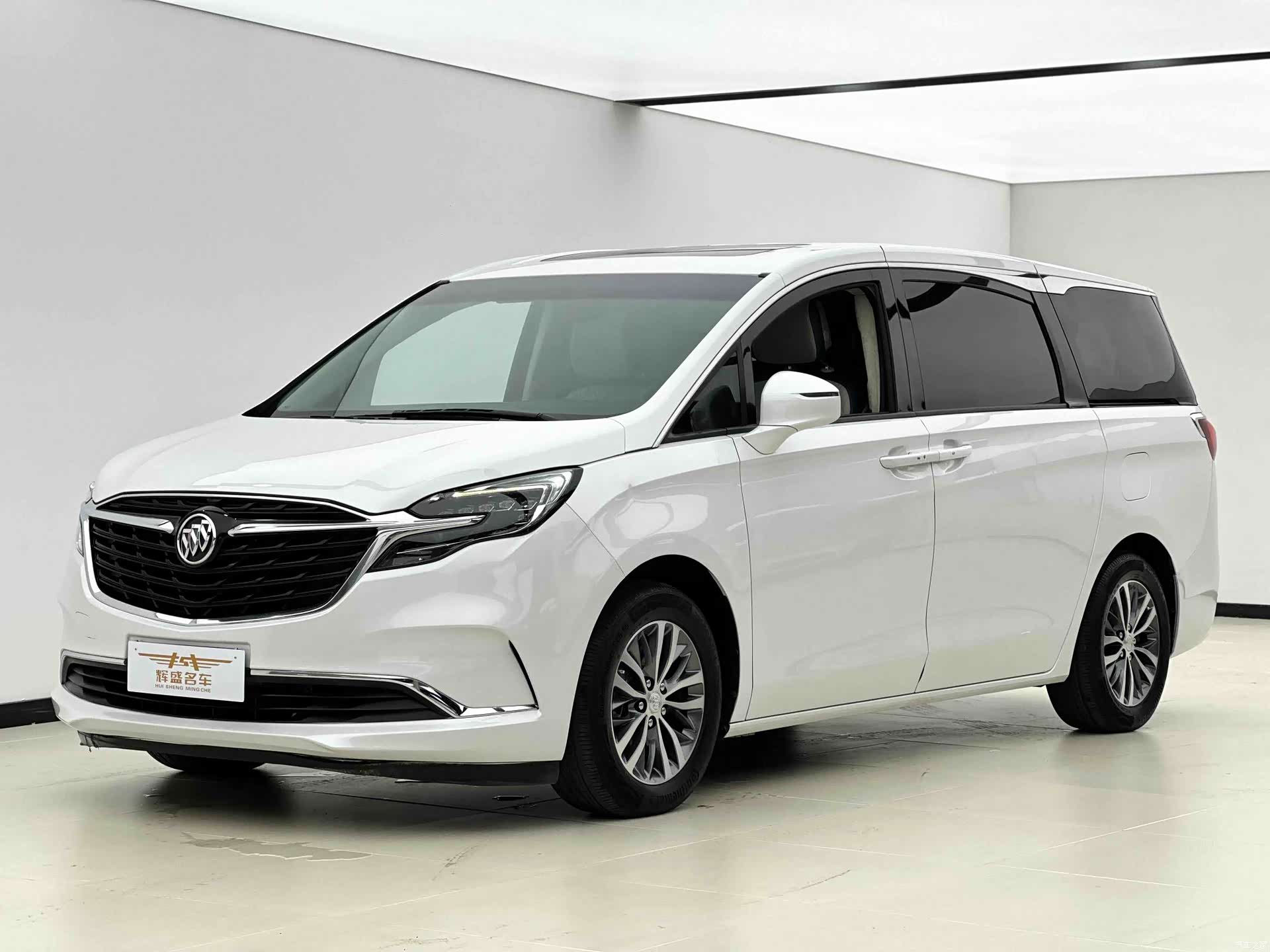 Buick GL8, 2021 1