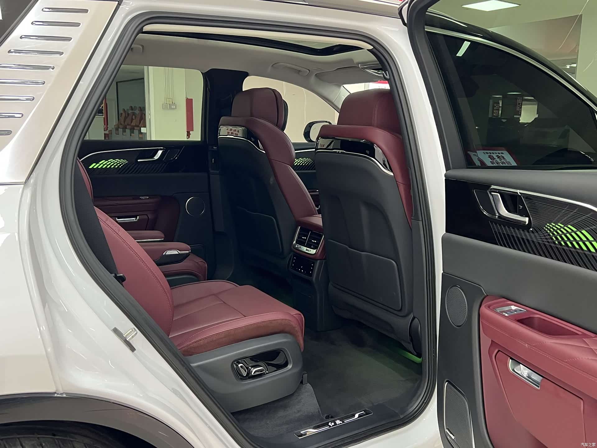 Hongqi E-HS9, 2023 15