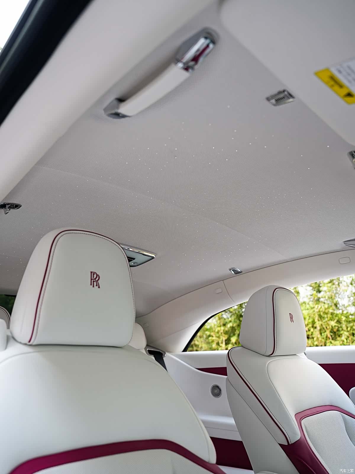 Rolls-Royce Spectre, 2025 11