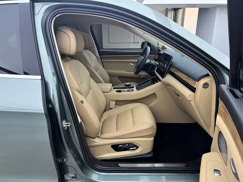 AITO Ask the world M5