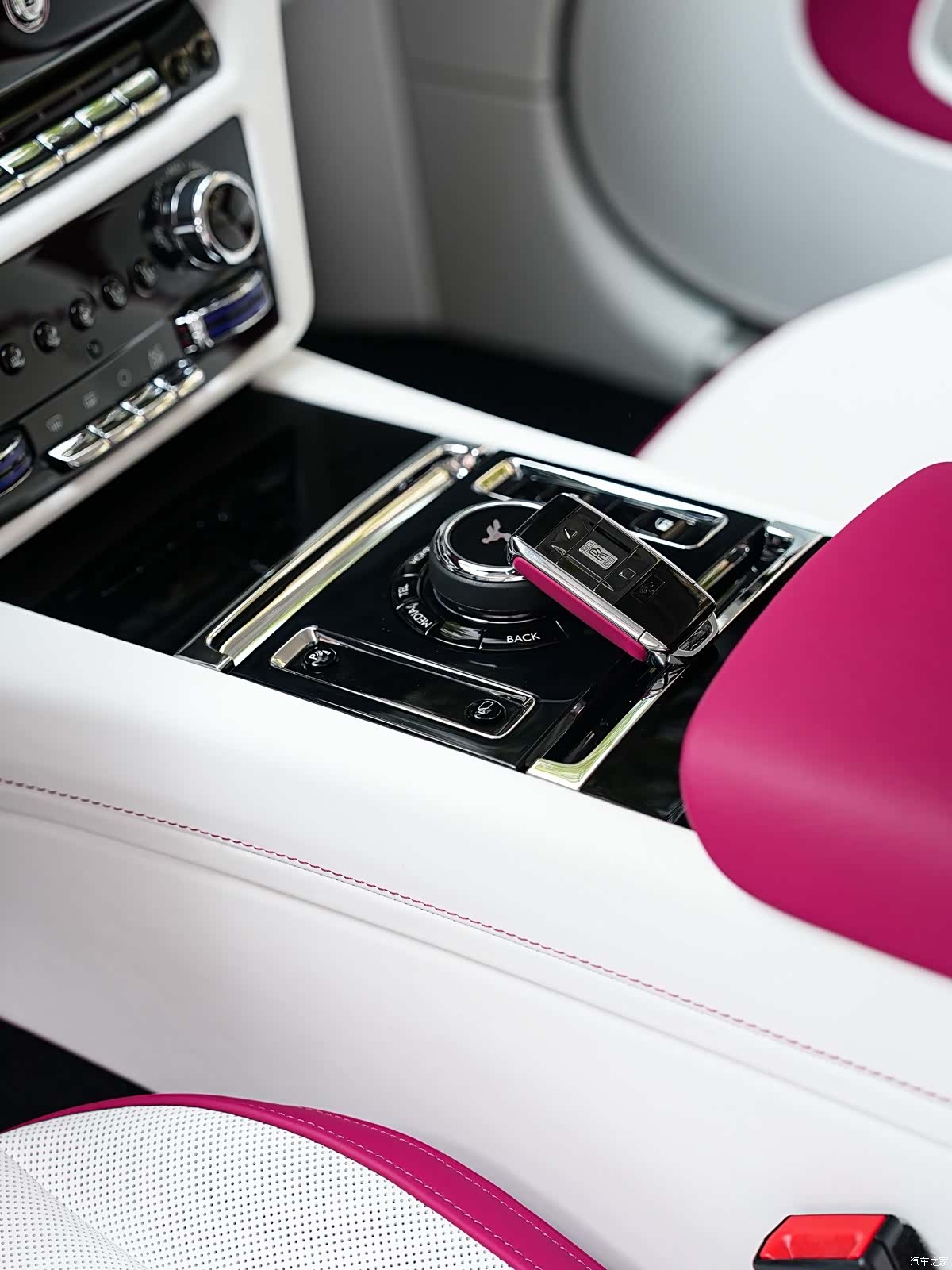 Rolls-Royce Spectre, 2025 13