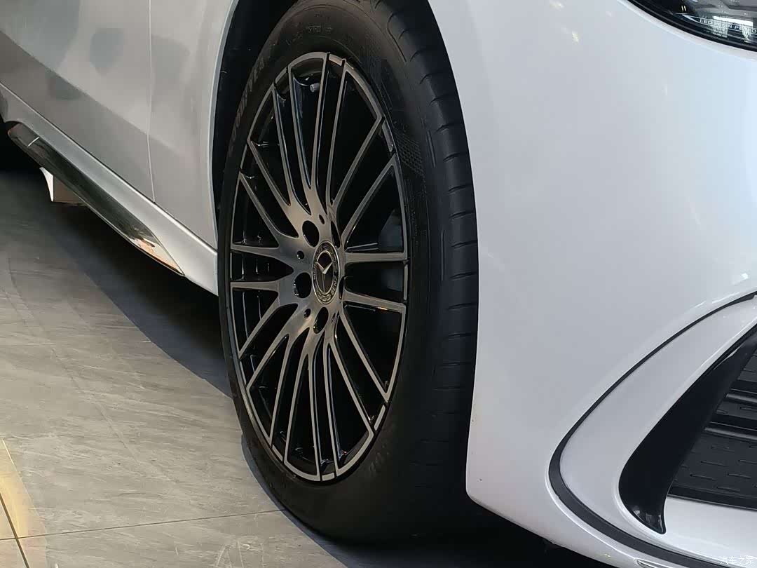 Mercedes-Benz C-Class, 2024 15