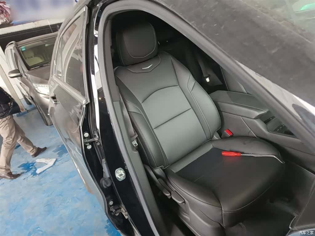 Cadillac XT4, 2023 25