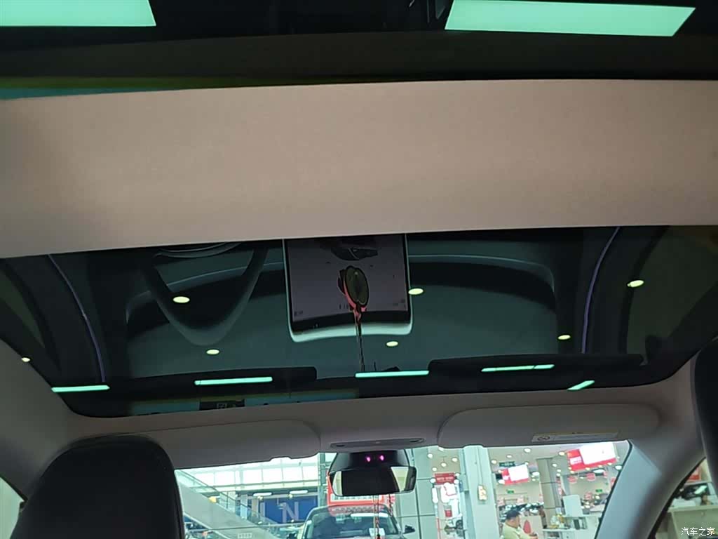 Tesla Model 3, 2025 18
