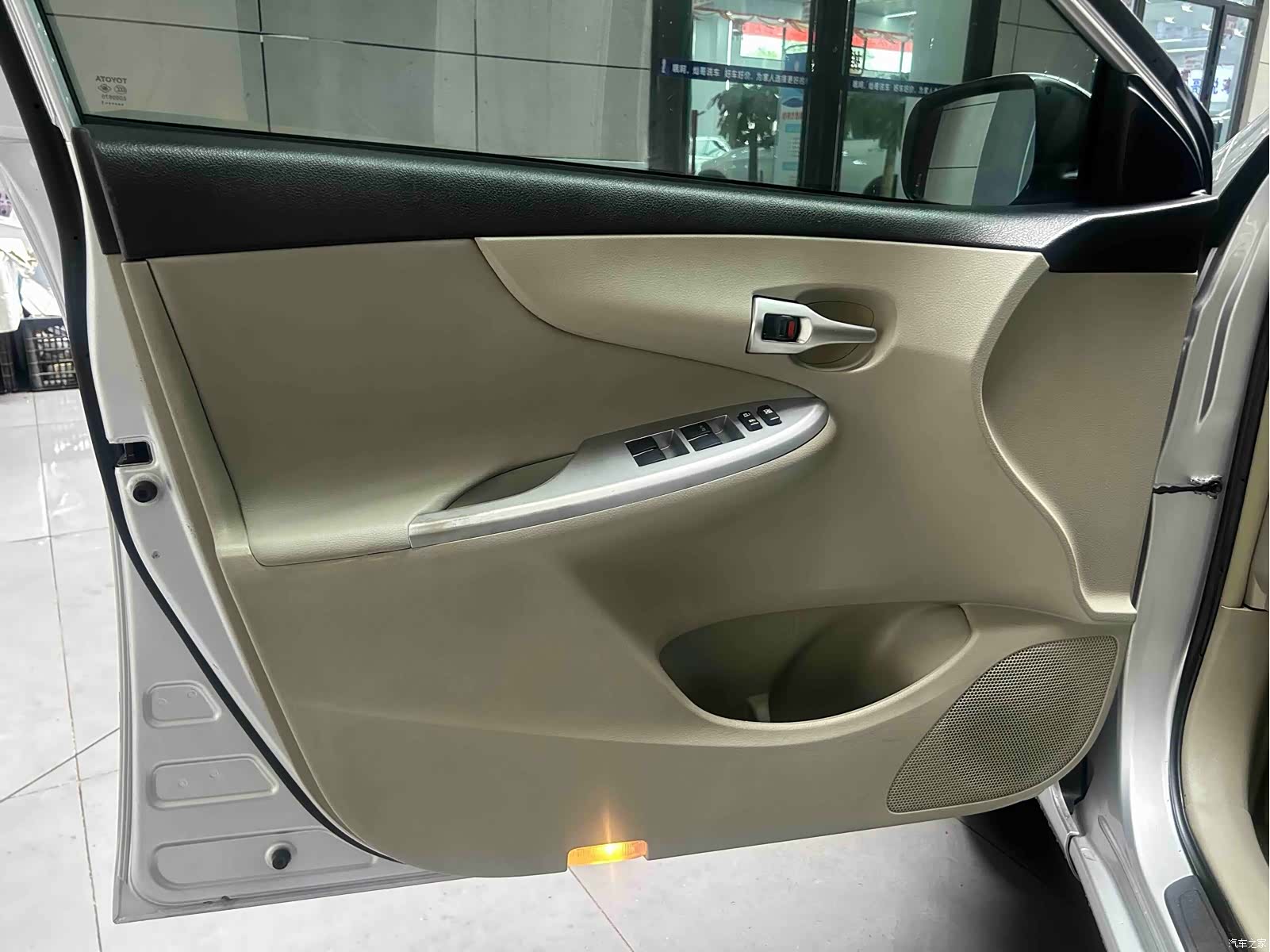 Toyota Corolla, 2011 11