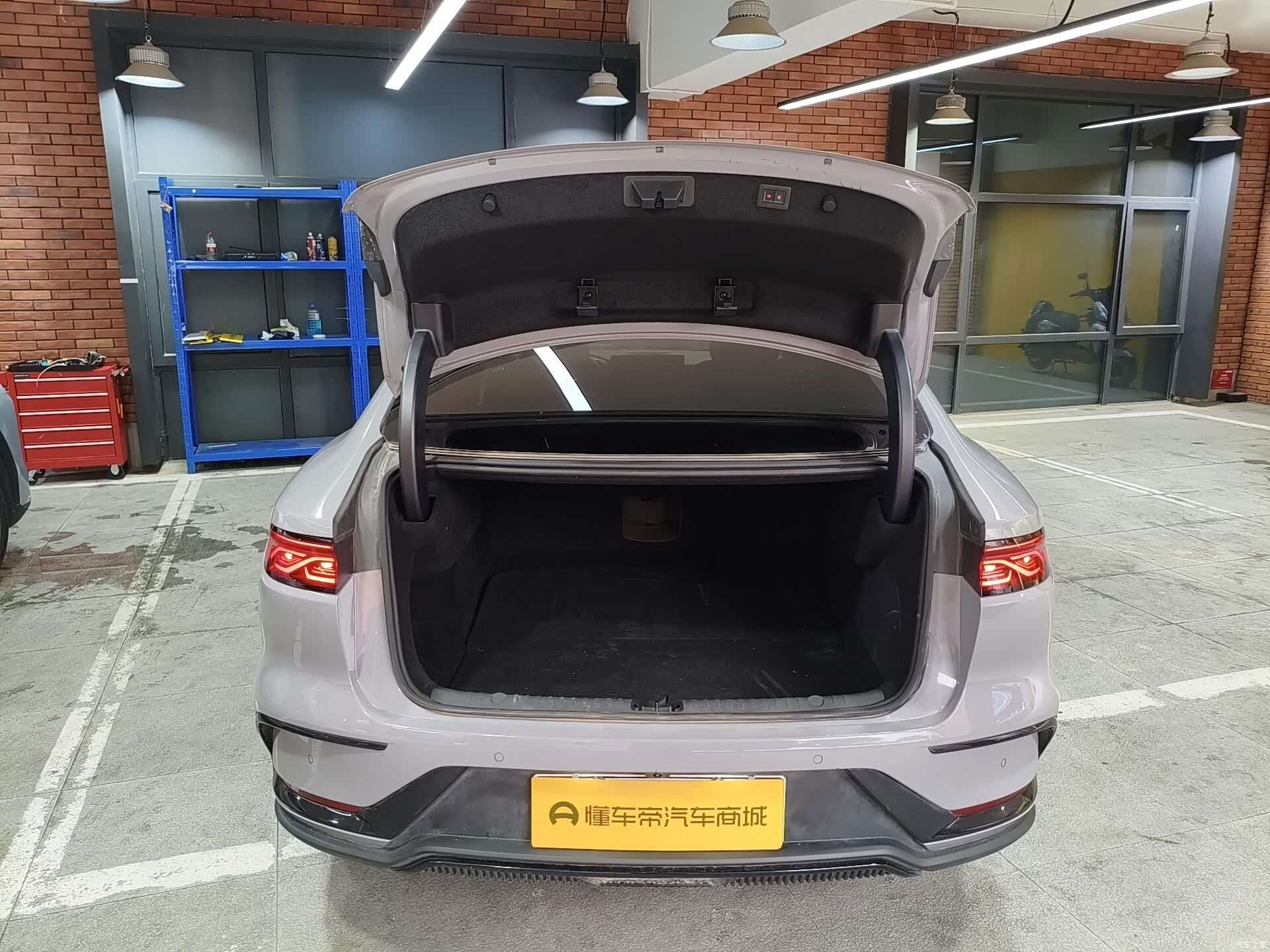 BYD Han, 2025 19