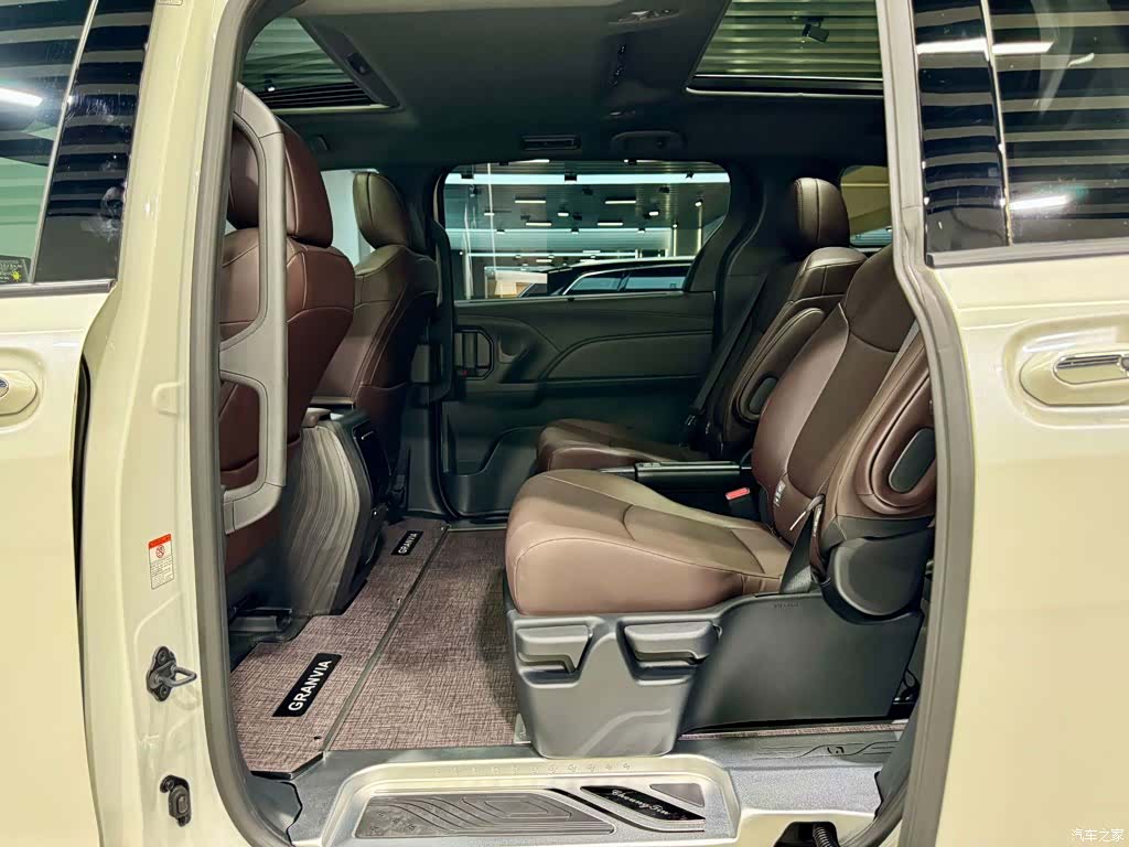 Toyota Granvia, 2025 27