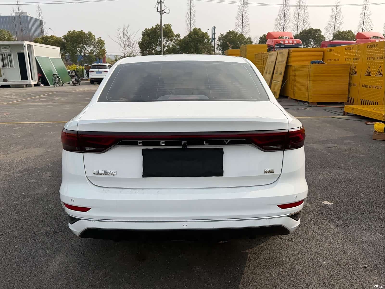 Geely Emgrand, 2021 7
