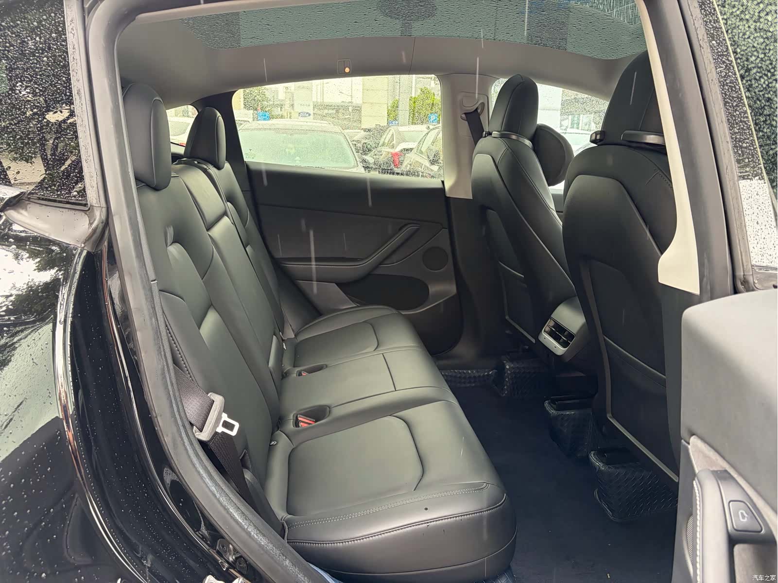 Tesla Model Y, 2022 16