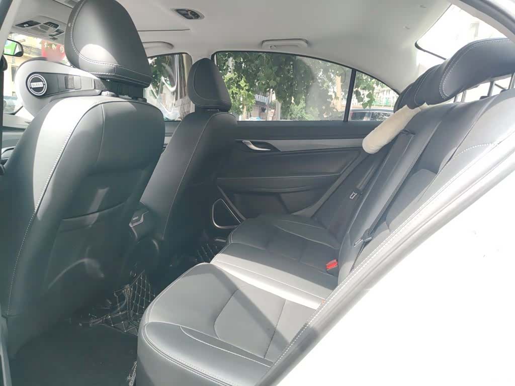 Geely Emgrand, 2021 13