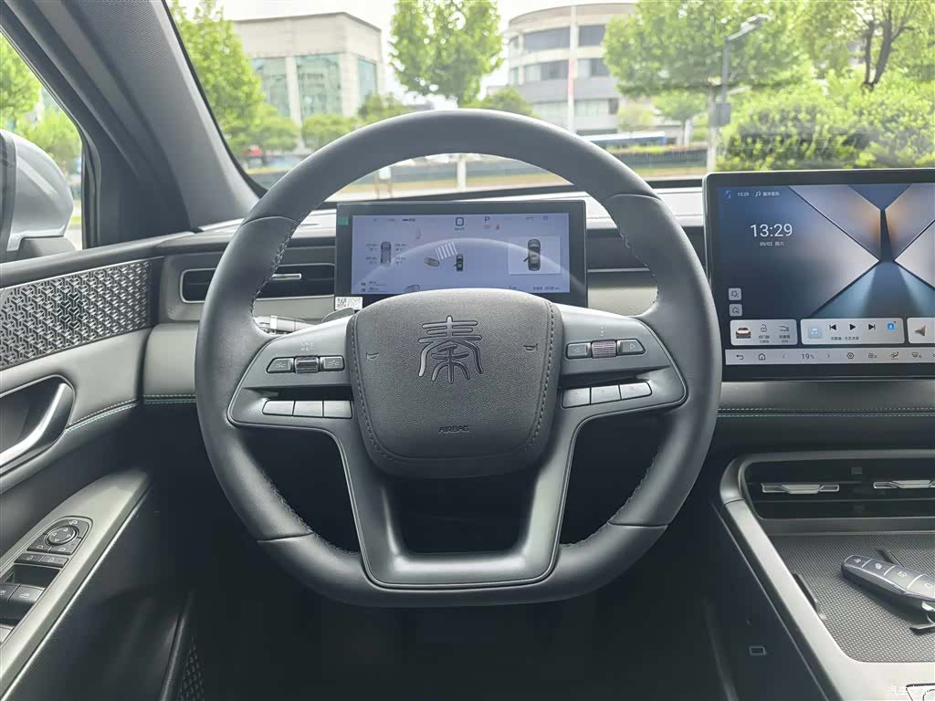 BYD Qin, 2025 10