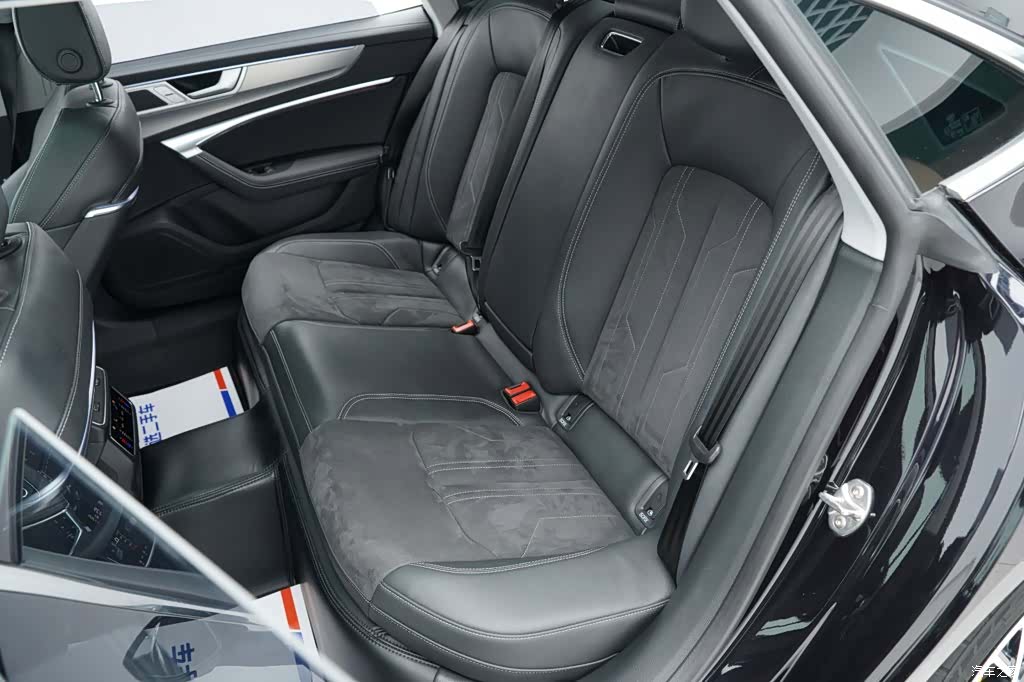 Audi A7L, 2024 12