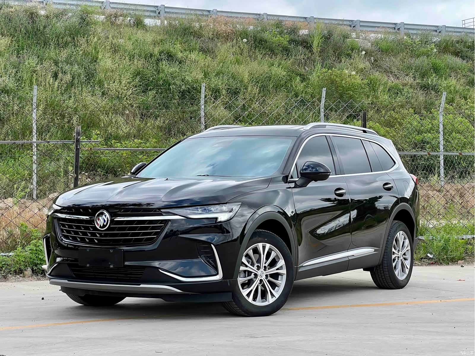 Buick Envision Plus, 2022 1