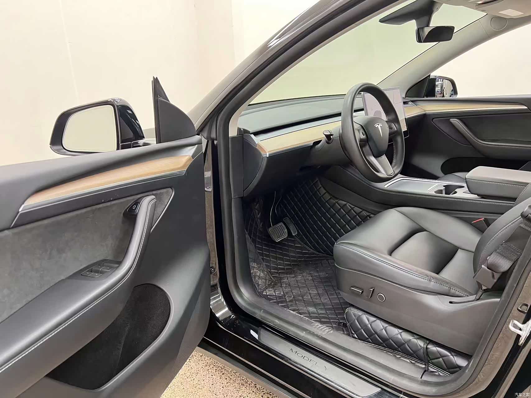 Tesla Model Y, 2021 14