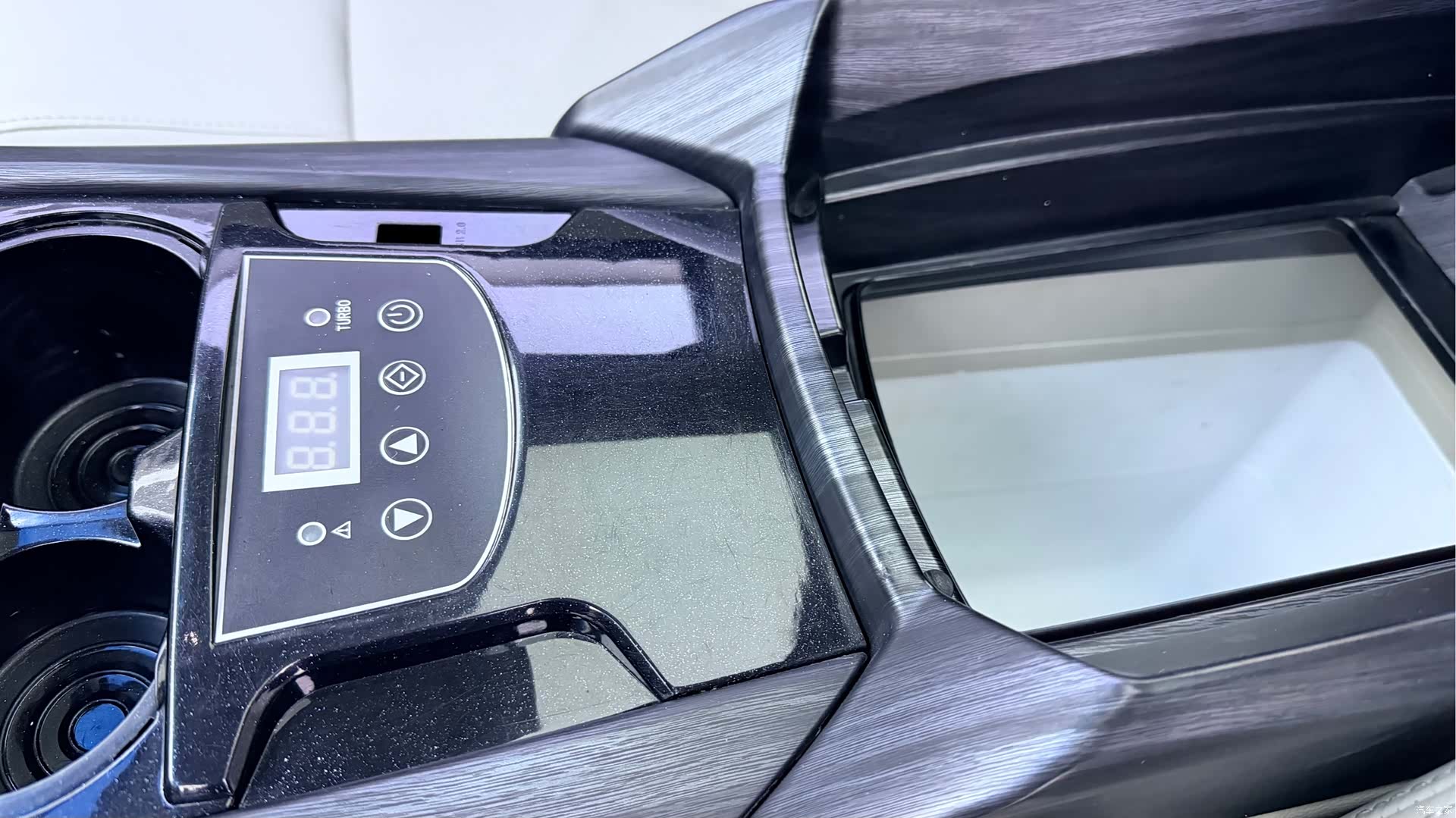 Buick GL8, 2023 10