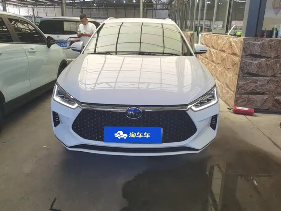 BYD e2