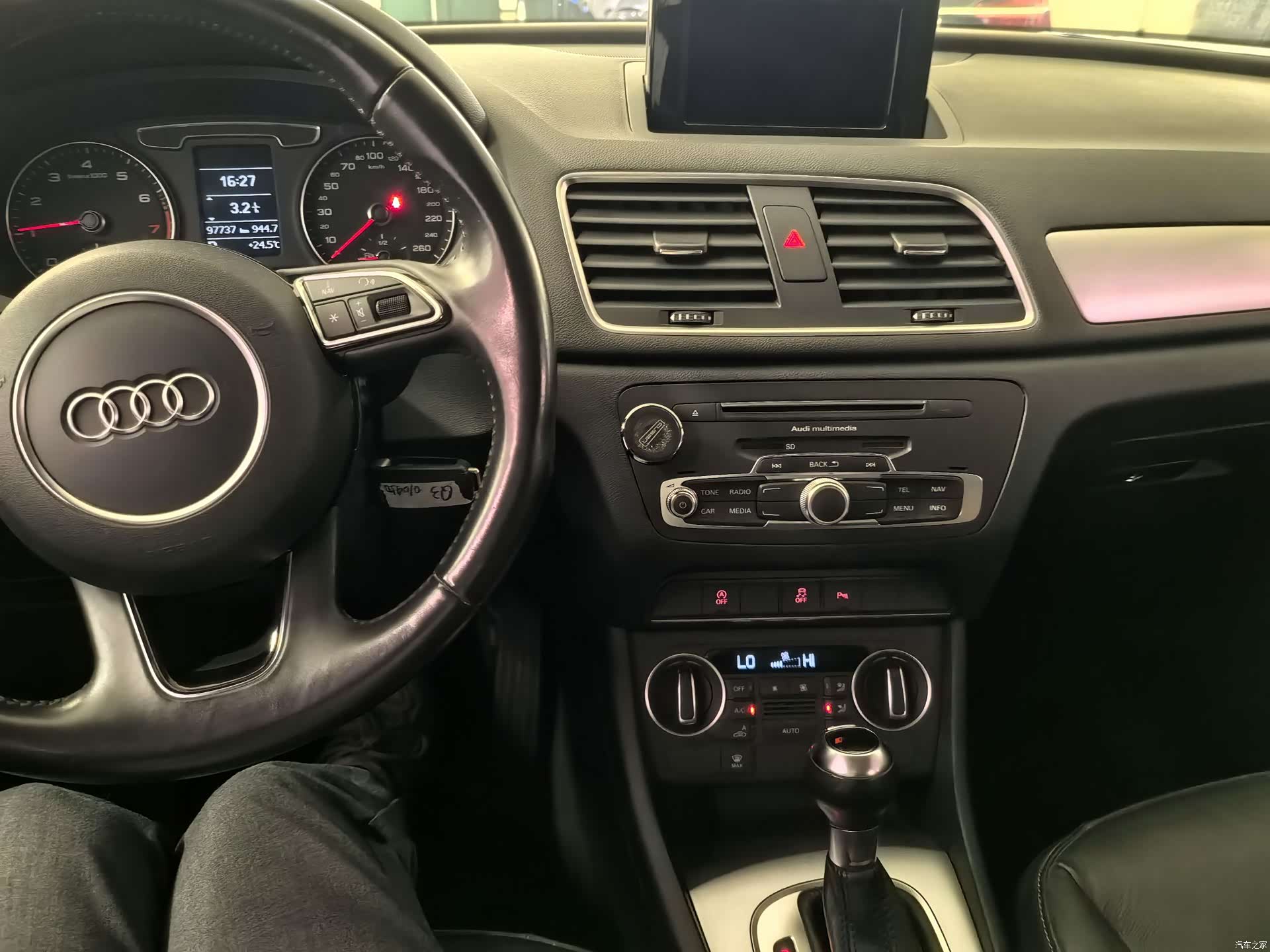Audi Q3, 2017 11