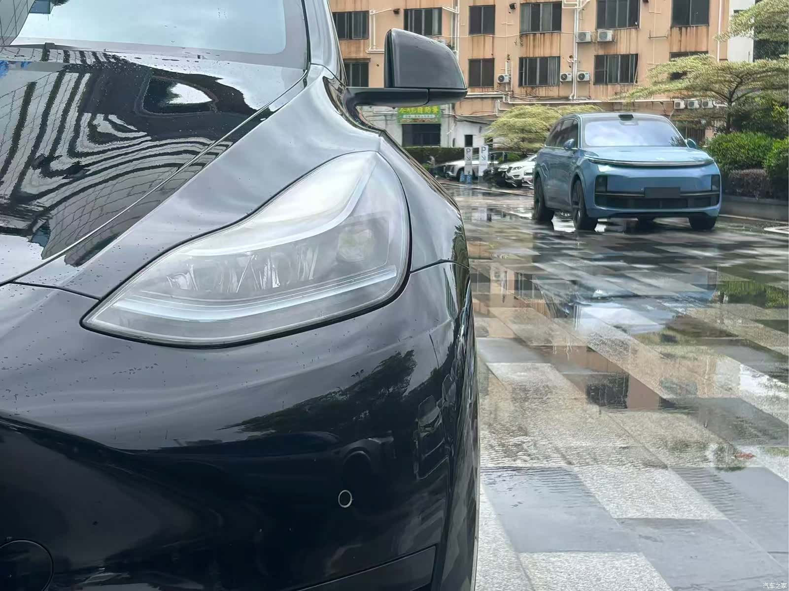Tesla Model Y, 2023 4