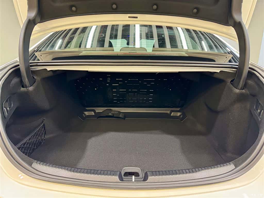Mercedes-Benz C-Class, 2022 12