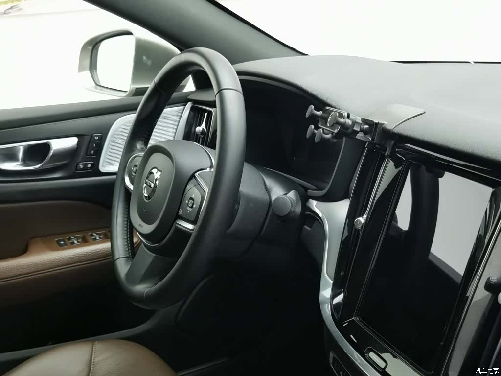 Volvo S60, 2021 22