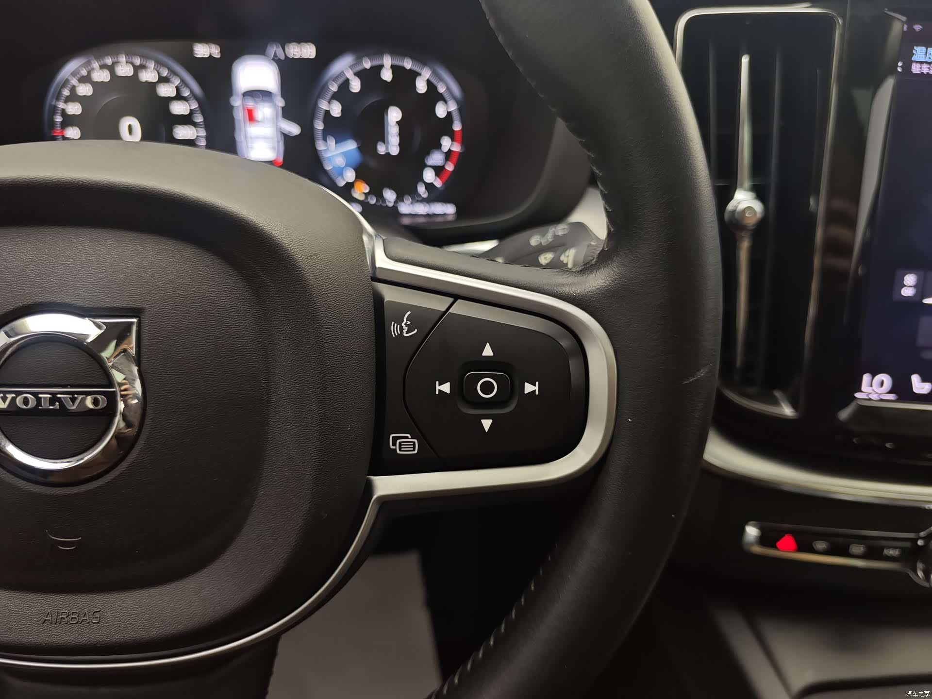 Volvo XC60, 2018 25
