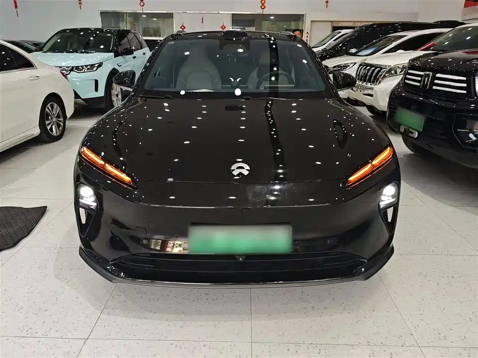 NIO ET5
