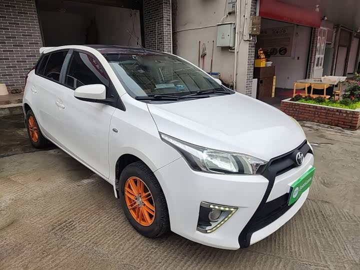 Toyota YARiS L Yaris L 2014 1.3E МКПП mei dong ban