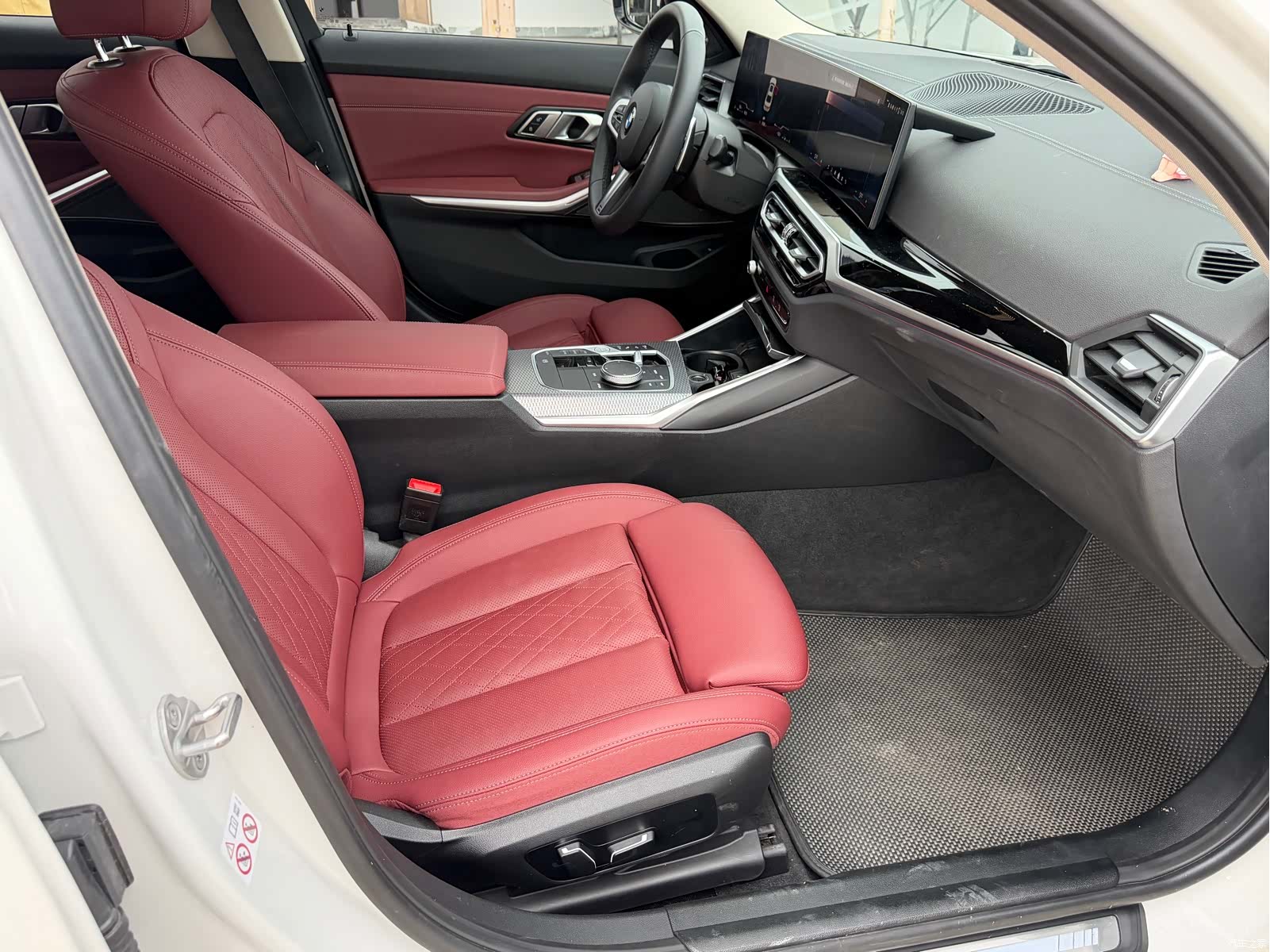 BMW 3 Series, 2024 12