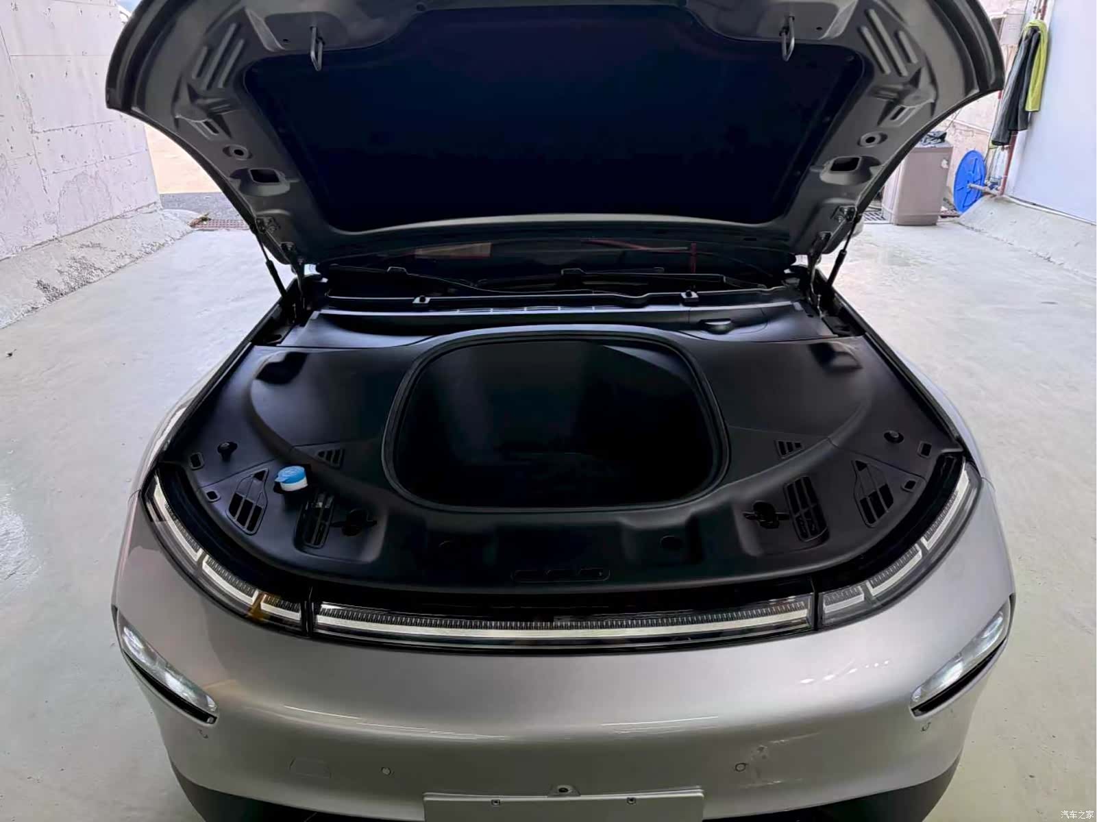 Xpeng P7, 2022 15