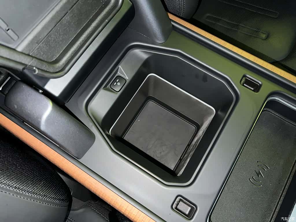 Land Rover Defender, 2022 24