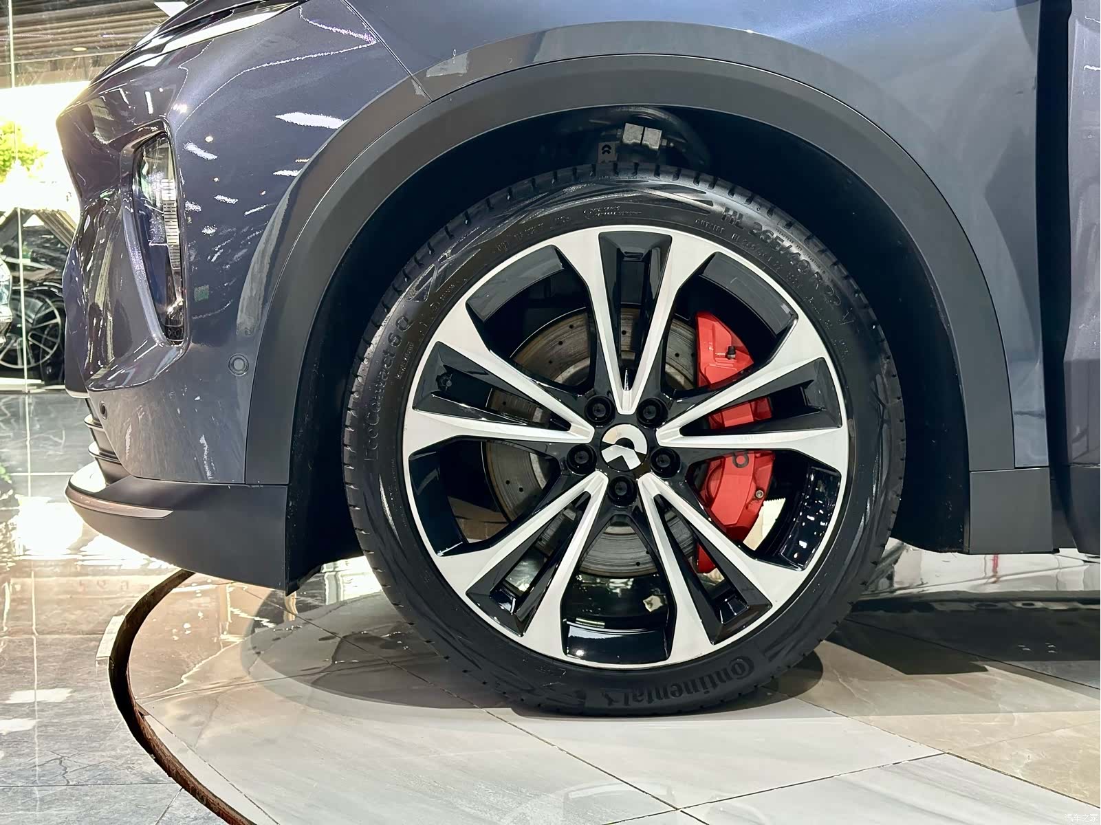 NIO ES8, 2023 7