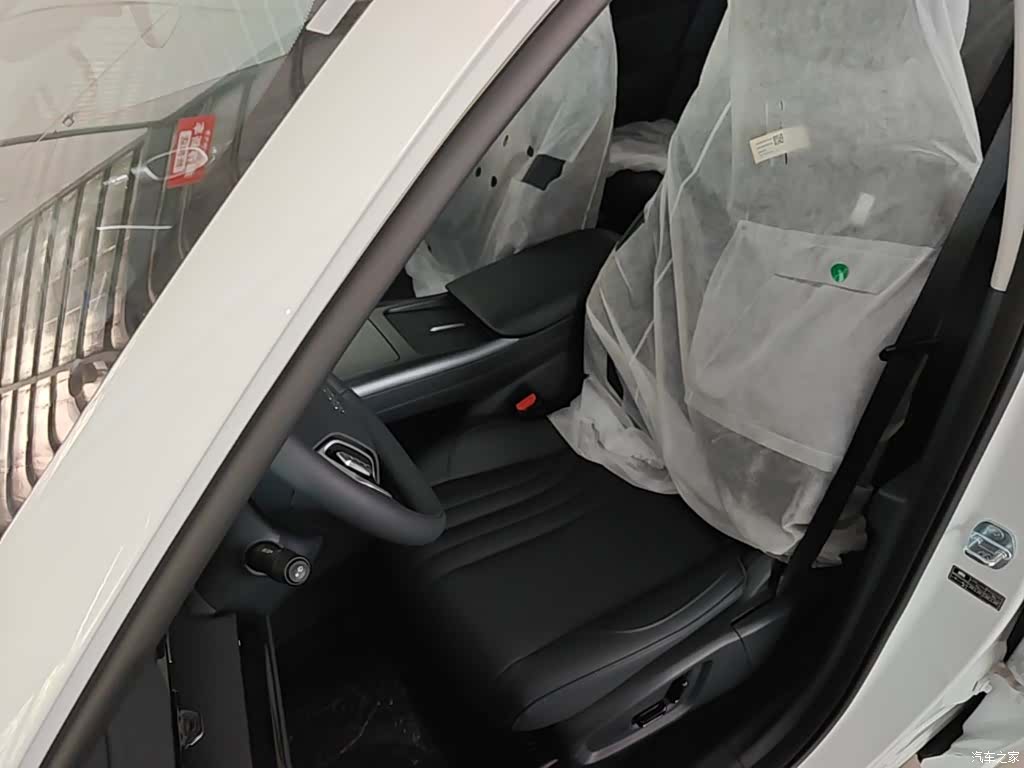 Geely Galaxy E5, 2026 15