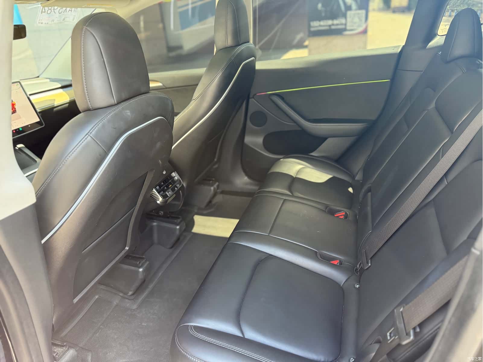 Tesla Model Y, 2022 все фото