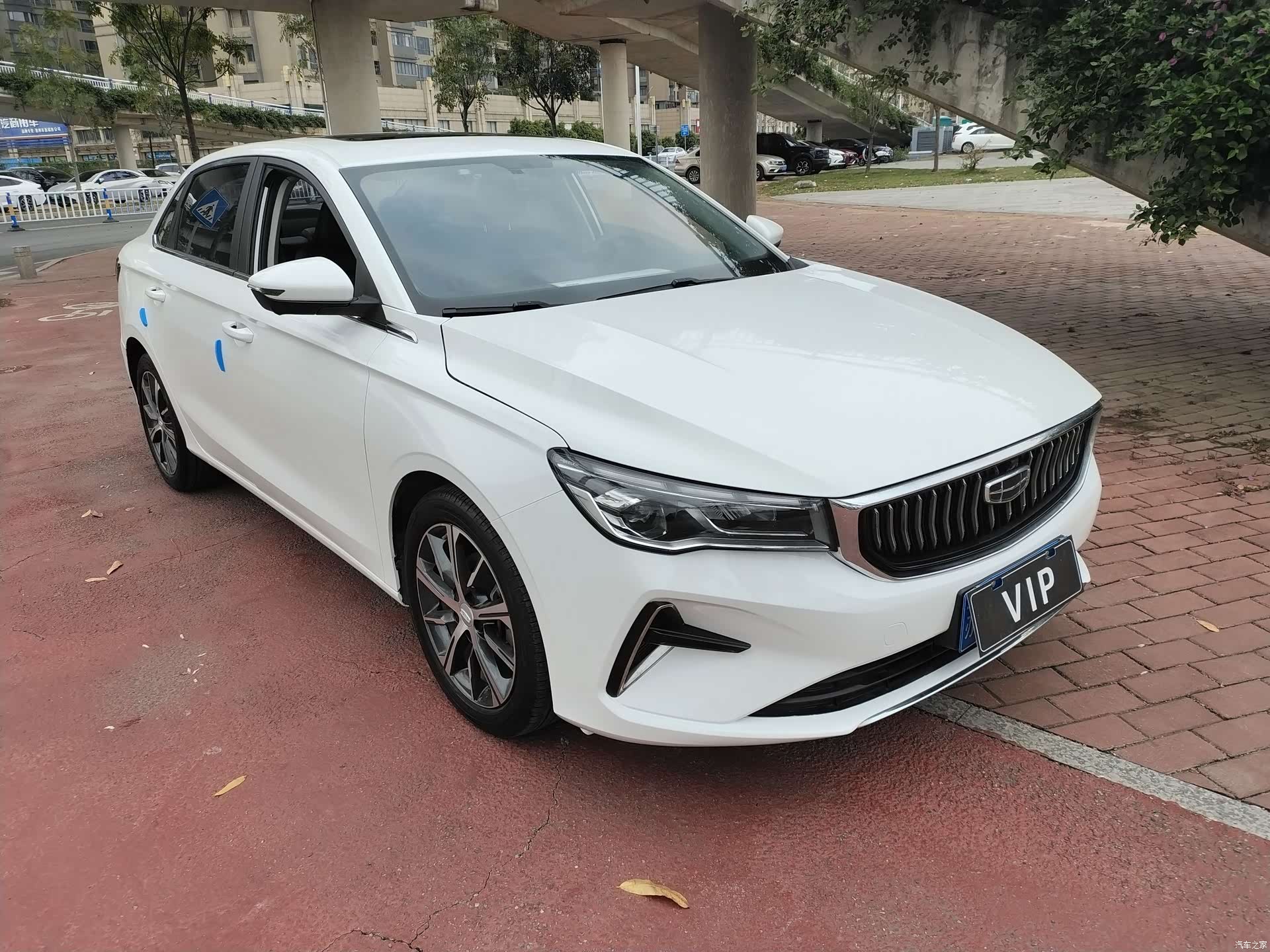 Geely Emgrand, 2022 3