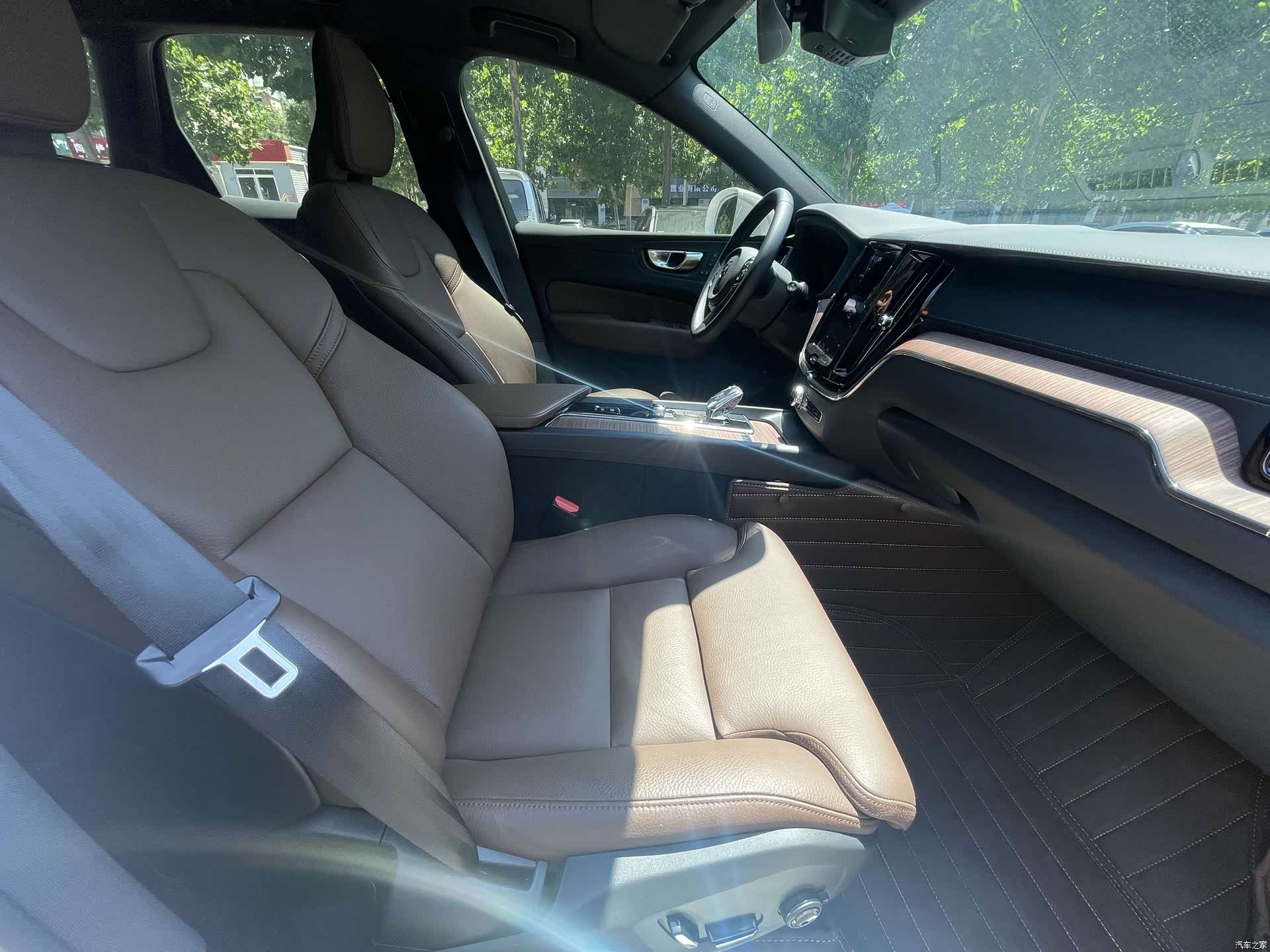 Volvo XC60, 2025 10