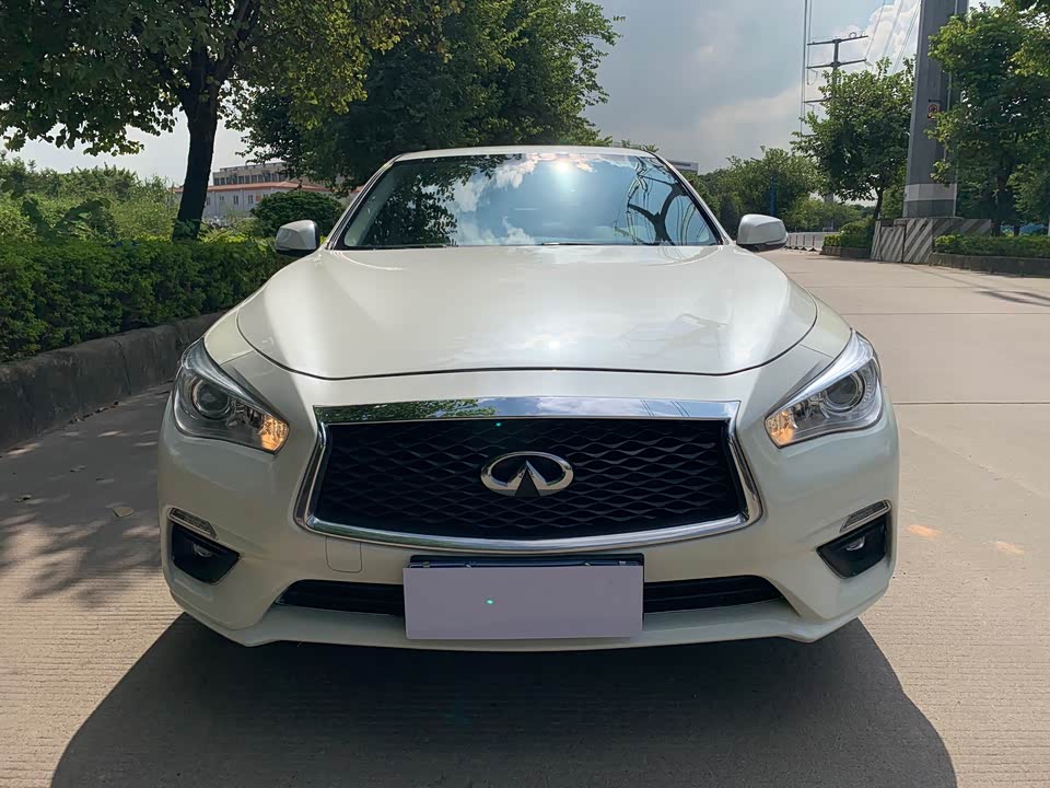 Infiniti Q50L