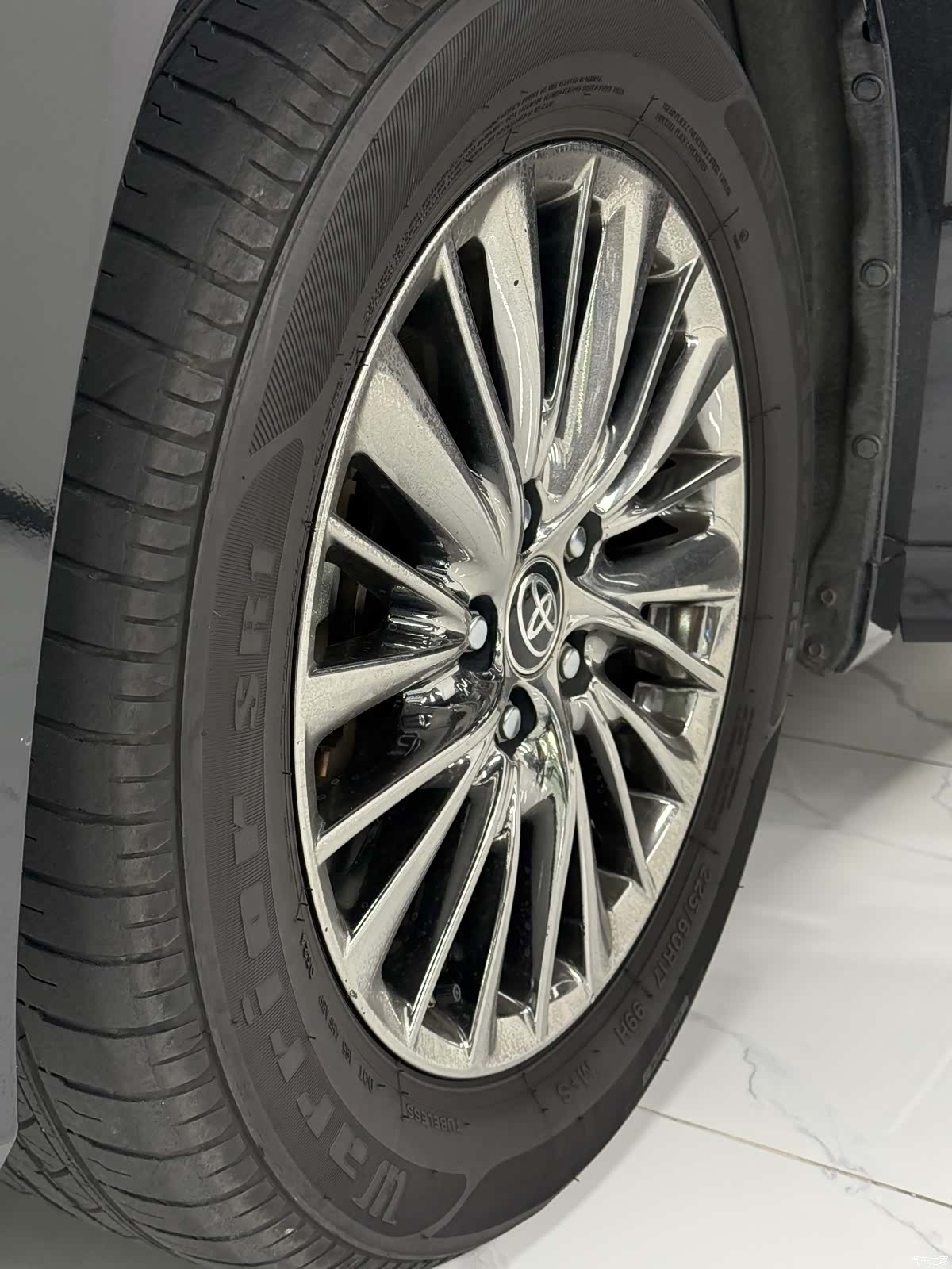 Toyota Alphard, 2023 19
