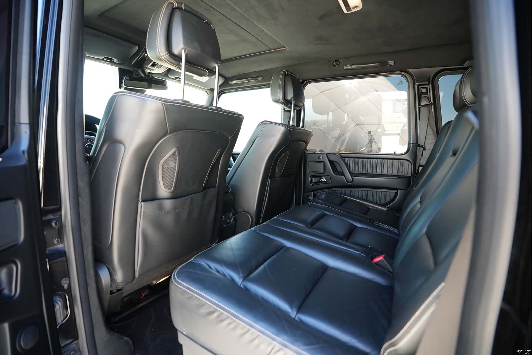 Mercedes-Benz G-Class, 2015 9