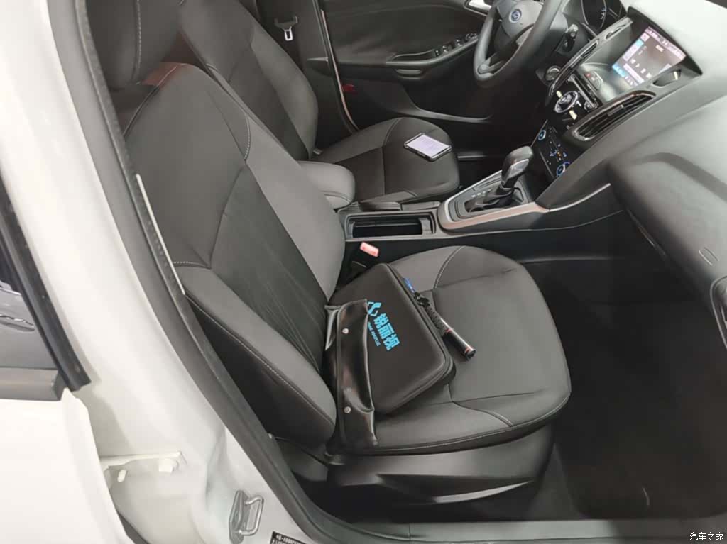 Ford Focus, 2015 25