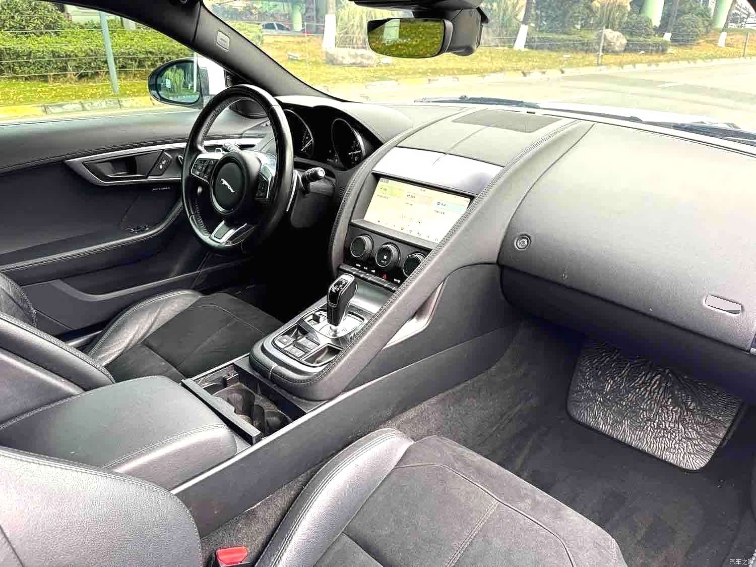 Jaguar F-TYPE, 2019 4