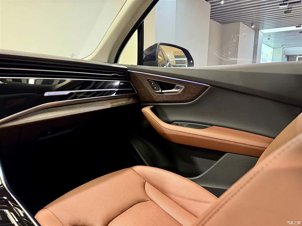 Audi Q7, 2024 27