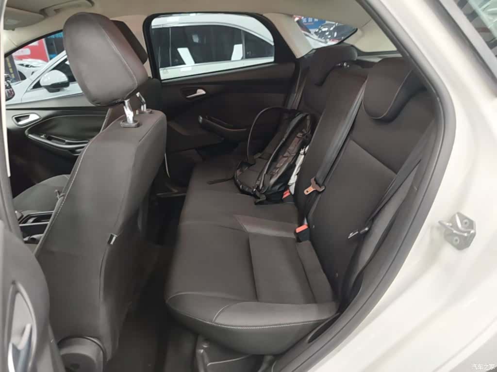 Ford Focus, 2015 17