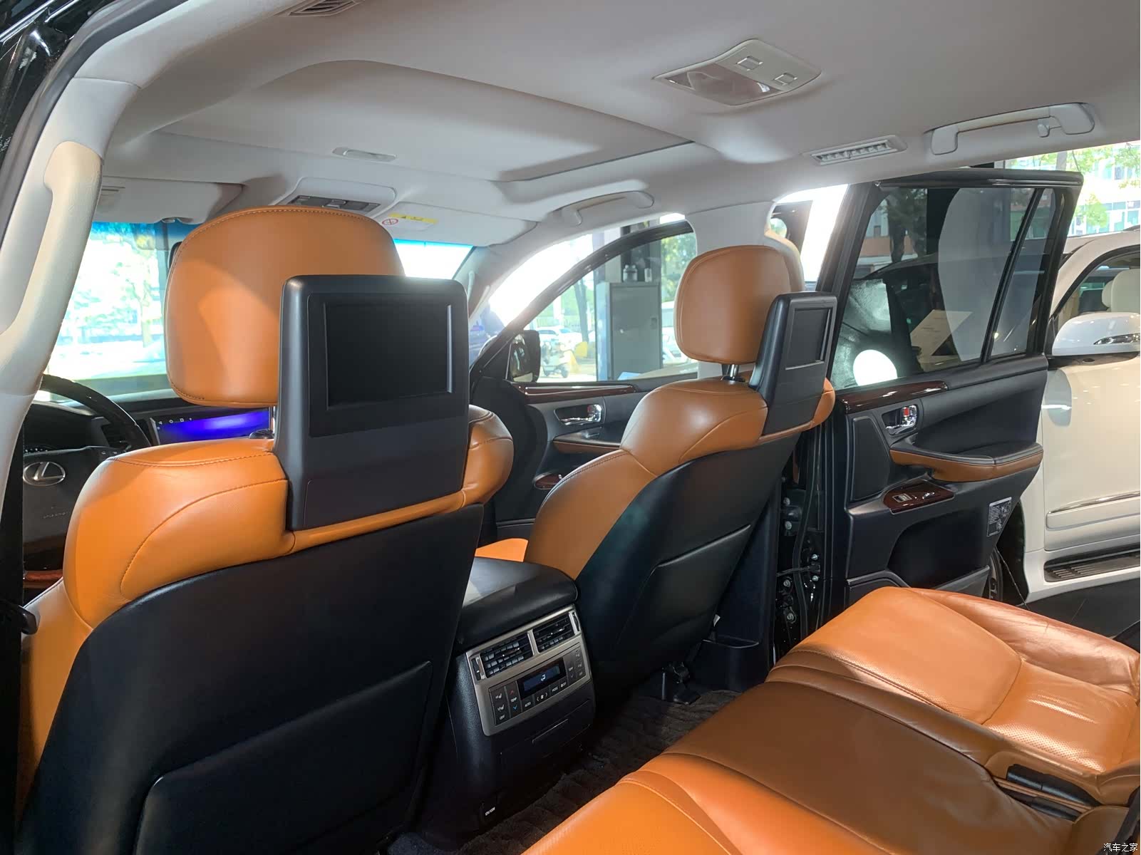 Lexus LX, 2013 12
