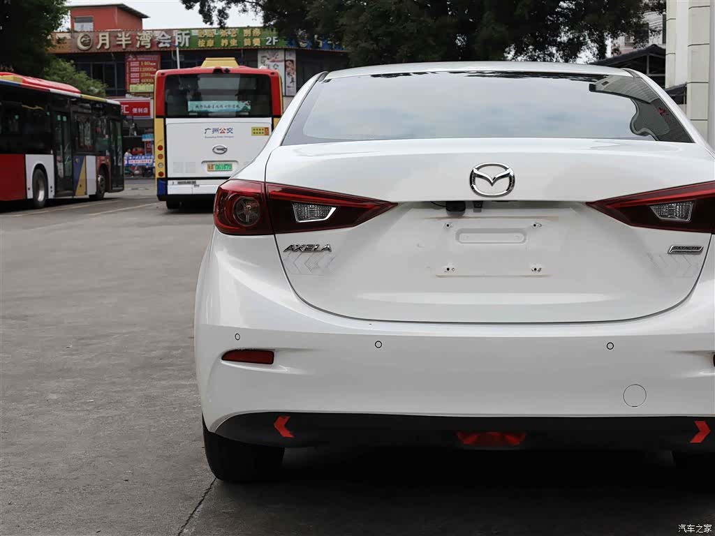 Mazda Mazda3, 2019 23