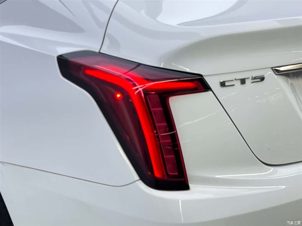 Cadillac CT5, 2022 10