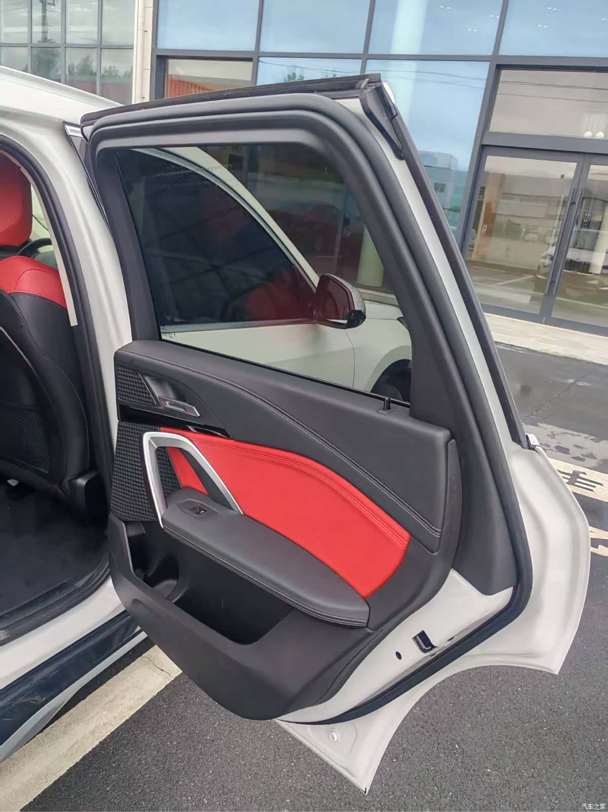BMW X1, 2023 все фото