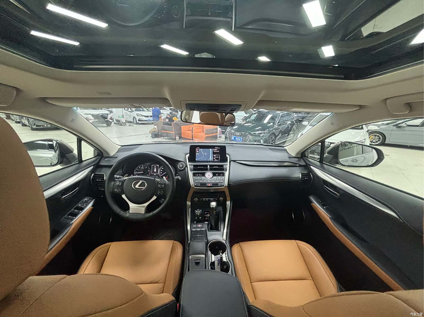 Lexus NX, 2019 19