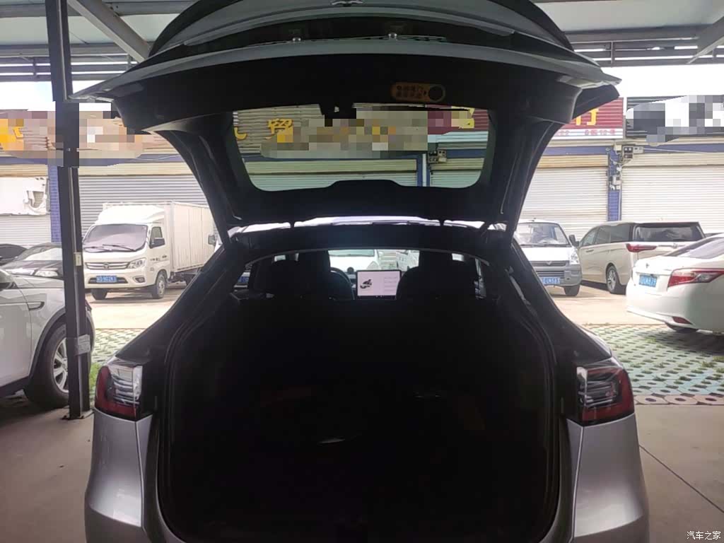 Tesla Model Y, 2024 18