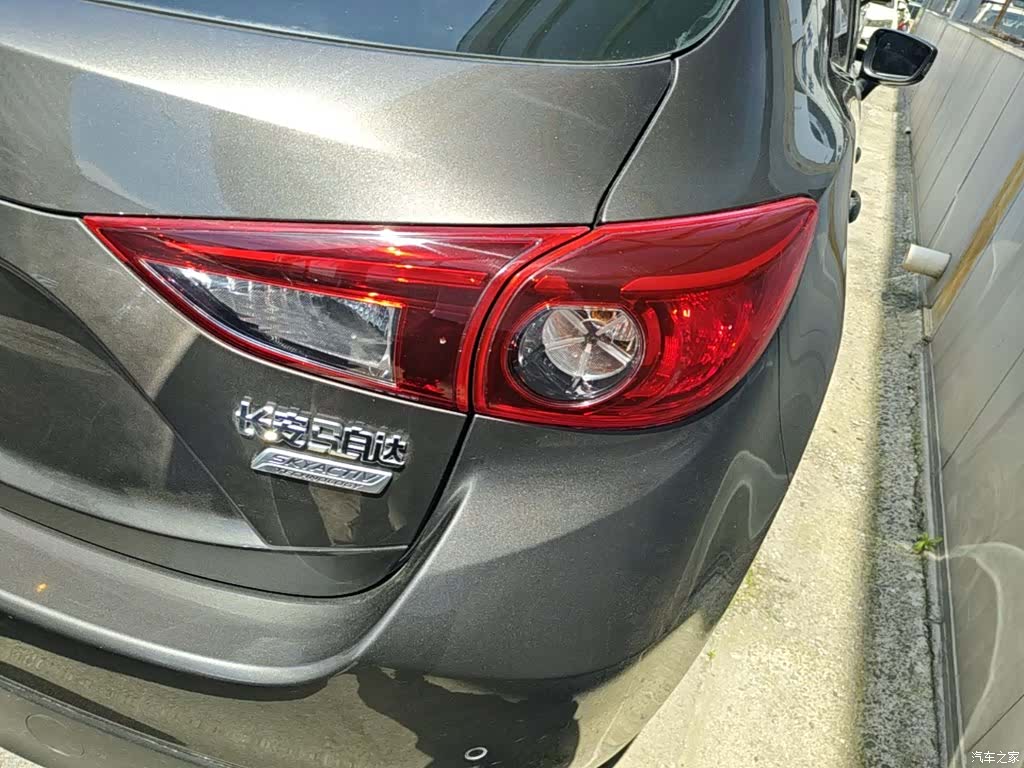 Mazda Mazda3, 2015 8