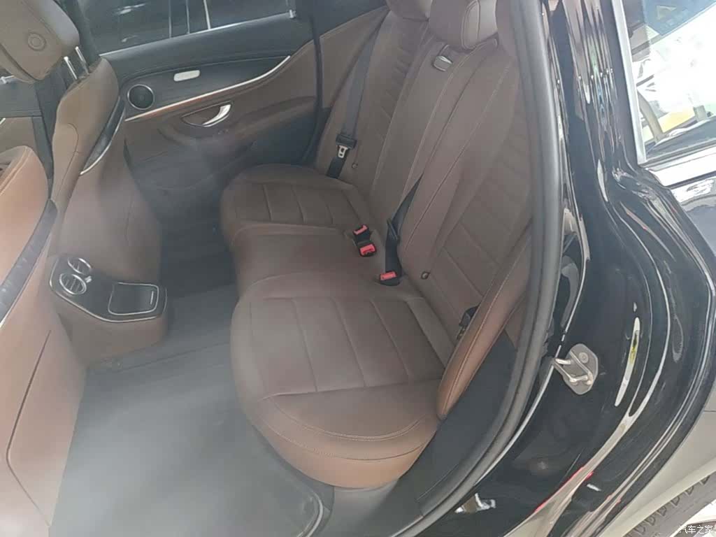 Mercedes-Benz E-Class, 2024 17